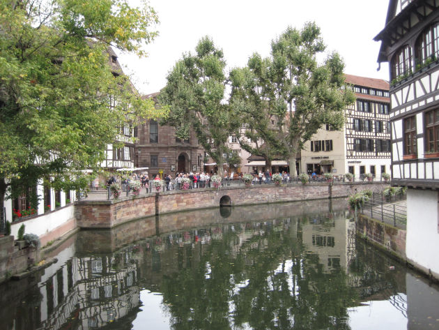 Blick auf ein Lokal in Straßburg