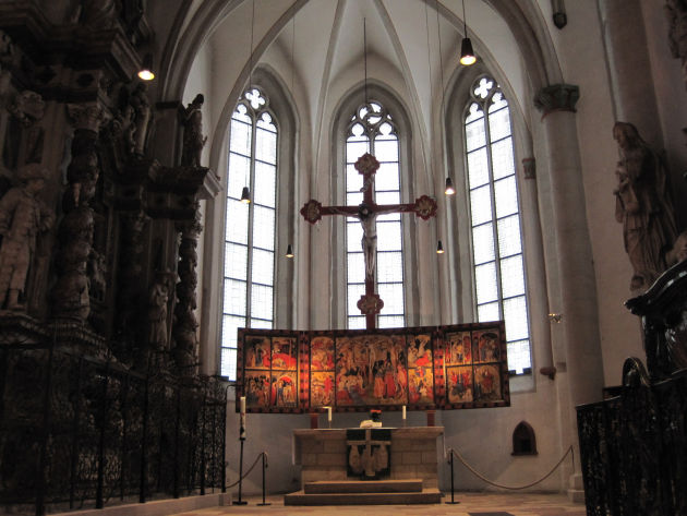 Der spätgotische Flügelaltar von Conrad von Soest um1403 in der Stadtkirche.