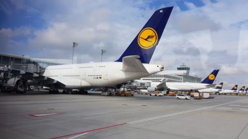 Bild Auf dem Flughafen in München - der A380
