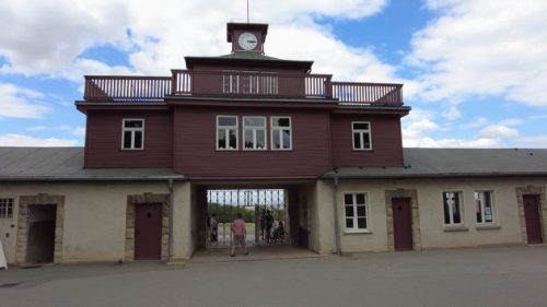 Das Lagertor im KZ Buchenwald