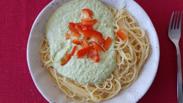 Spaghetti mit Avocado-Käse-Sauce (Avocado Finisher von Ankerkraut)