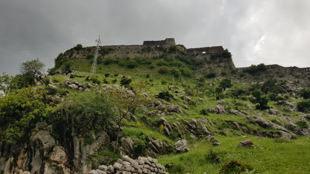 Blick auf die Ruine der alten Festung in Kotor