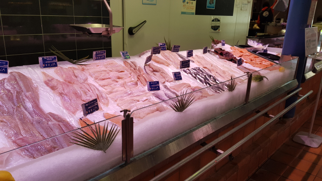 Fischstand in der Markthalle von Metz
